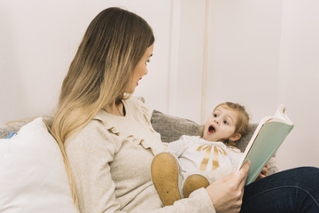 Yuk, Bacakan Dongeng untuk Anak, Moms! Ini Manfaatnya