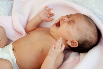 Tips Anti-Panik saat Bayi Anda Kolik