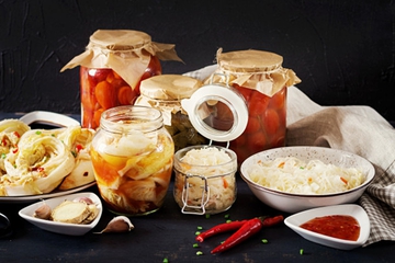 5 Manfaat Mengonsumsi Makanan Fermentasi untuk Tubuh