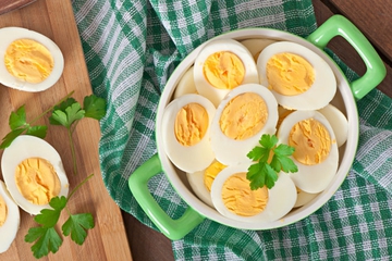 Manfaat Telur Ayam, Telur Puyuh, dan Telur Bebek buat Anak