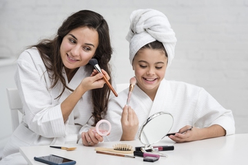 5 Rekomendasi Produk Makeup Khusus untuk Anak