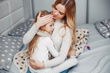 Orang Tua Memanjakan Anak Sakit? Waspadai Dampaknya, Moms!