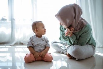 Aktivitas Sesuai Usia Anak untuk Menstimulasi Lancar Bicara