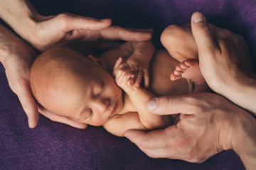 Tradisi Mengubur Ari-ari Bayi dan Makna Simbolisnya