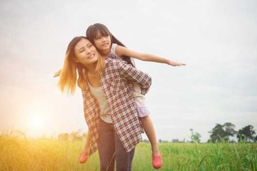 10 Kalimat Penting untuk Menyemangati Anak Perempuan Anda