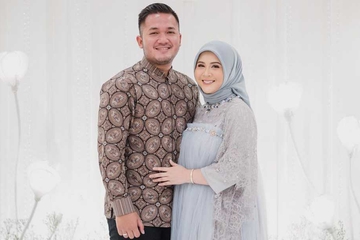 Momen Artis Muda Kesha Ratuliu Nikmati Kehamilan Pertamanya