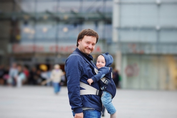 Attachment Parenting, saat Orang Tua Responsif ke Anak