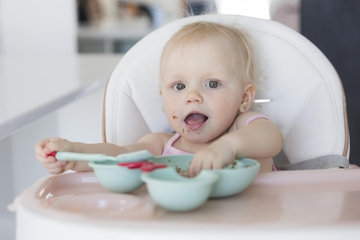 Tips Memberikan MPASI pada Bayi yang Alami Alergi