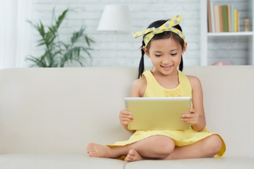 Anak Suka Main Internet? Terapkan Do’s and Dont’s Ini