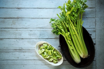 Yang Harus Diketahui saat Memberikan Seledri untuk MPASI