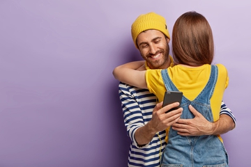 Kenali Tanda dan Dampak Micro-Cheating dalam Hubungan