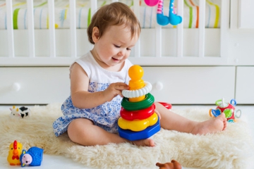 8 Mainan Montessori untuk Meningkatkan Kecerdasan Bayi