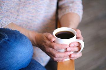 Hati-hati, Moms! Ini 5 Tanda Anda Sudah Kecanduan Kopi