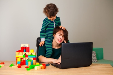 5 Cara Mengatasi Parental Burnout, Stres pada Orang Tua
