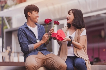 Yuk, Ungkapkan Isi Hati Anda pada Pasangan dengan Cokelat!
