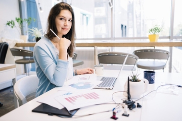 Panduan Social Distancing untuk Ibu Bekerja di Kantor