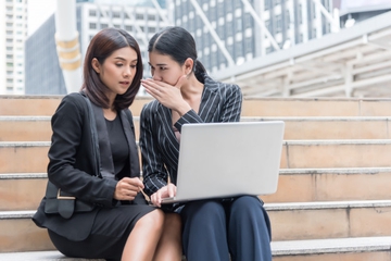 Jadi Korban Gosip di Kantor? Ini Tips Menghadapinya