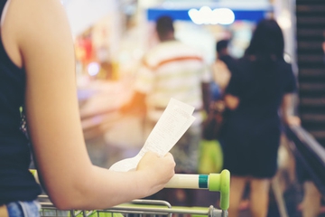 Sering Menyimpan Struk Belanja? Waspada bahayanya Moms!