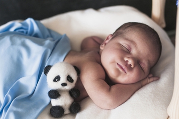 Kenapa Ada Bayi Tidur dengan Kondisi Mata Terbuka?