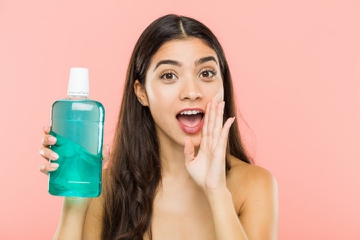 5 Rekomendasi Obat Kumur Bebas Alkohol
