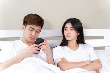 10 Sifat dan Kebiasaan Suami yang Sering Bikin Istri Kesal