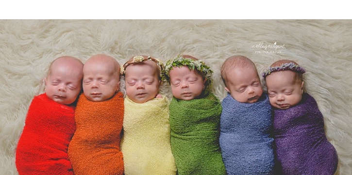 Bayi Kembar 6 Ini Foto Bareng Seperti Pelangi!