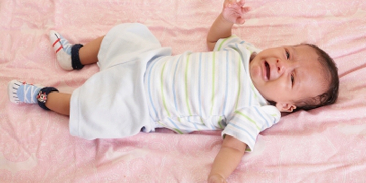 Trik Menenangkan Bayi (1): Pahami Penyebabnya