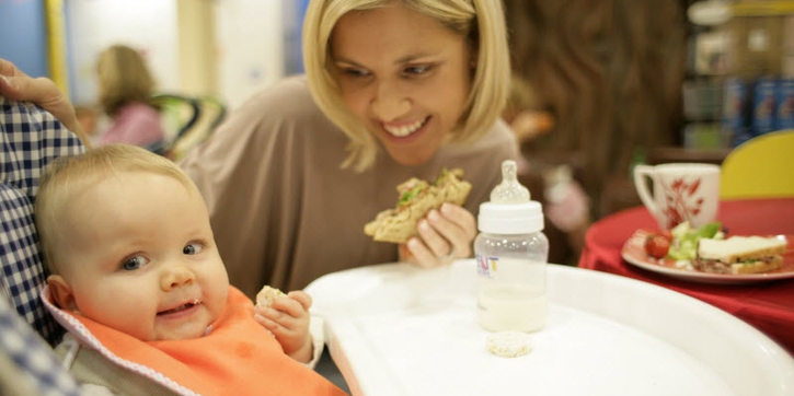 3 Tips Mengajak Anak Makan di Restoran