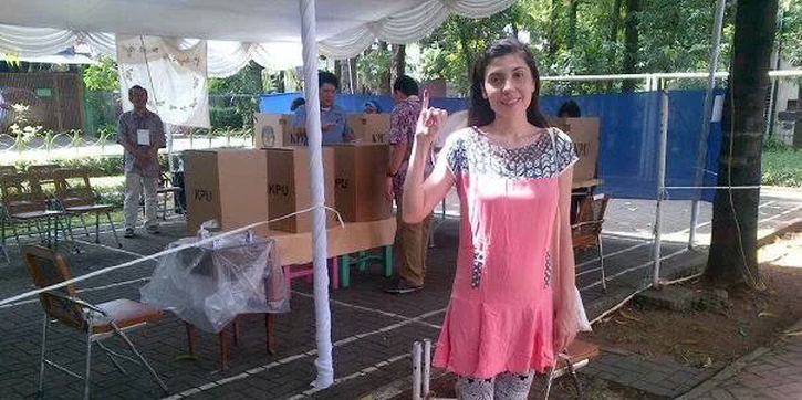 Pengalaman Saya Nyoblos: Tinta Ungu di Jari, Tanda Tintaku Padamu