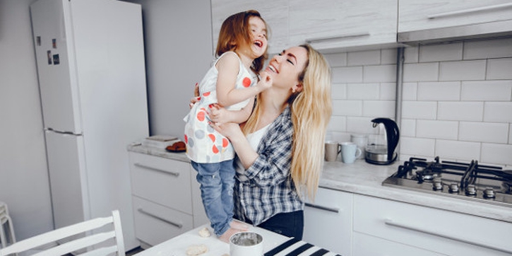 Asah Kemampuan Berpikir Si Kecil dengan Cara Ini, Moms!