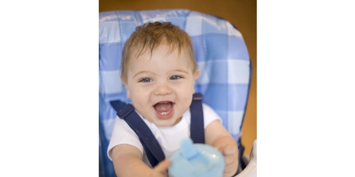 Alasan Kenapa Bayi Dilarang Minum Air Putih