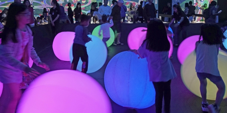 Bermain Sekaligus Belajar di teamLab Future Park