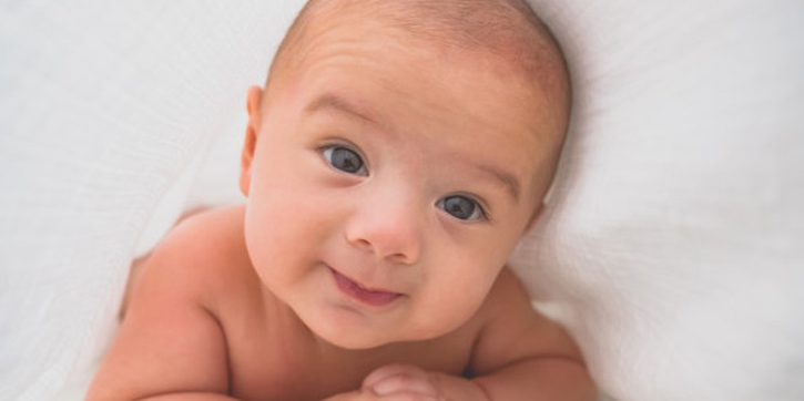 Ini Sebabnya Bayi Menyukai Anak Kecil Lain
