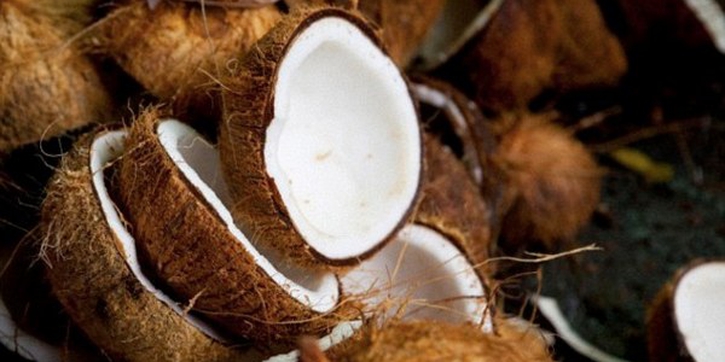 Minyak Kelapa untuk Kesehatan Mulut