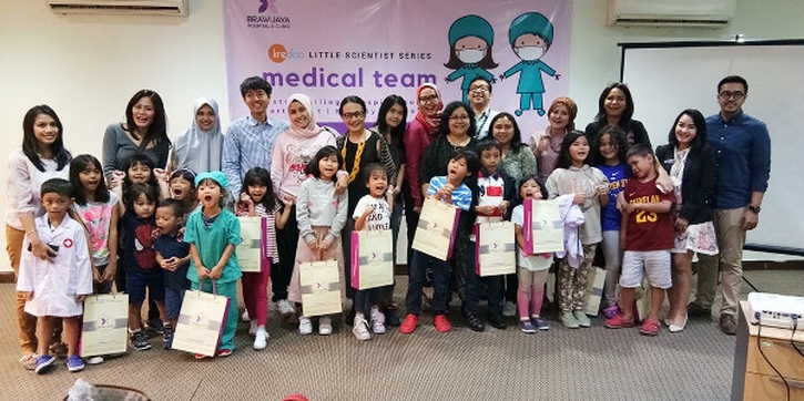 Tak Harus Panik, Begini Cara Tangani Anak Demam
