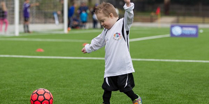 Anak Down Syndrome menjadi Anggota Tim Sepak Bola