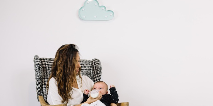 14 Tips untuk Memberikan ASI ke Bayi Lewat Gelas