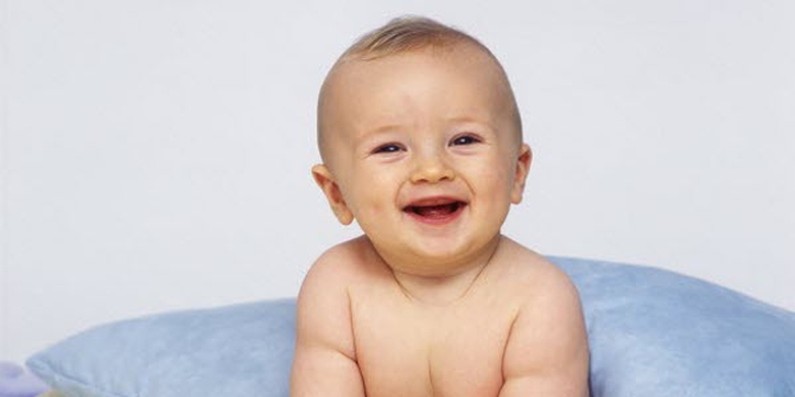 Gerakan yang Dilakukan Bayi 3-6 Bulan