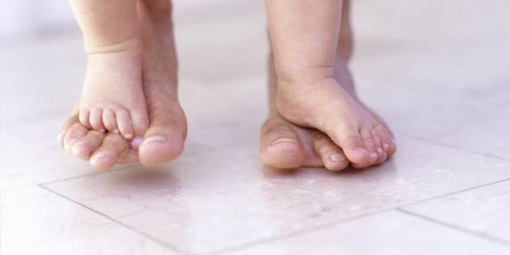 Kiat Merawat Kaki Si Kecil