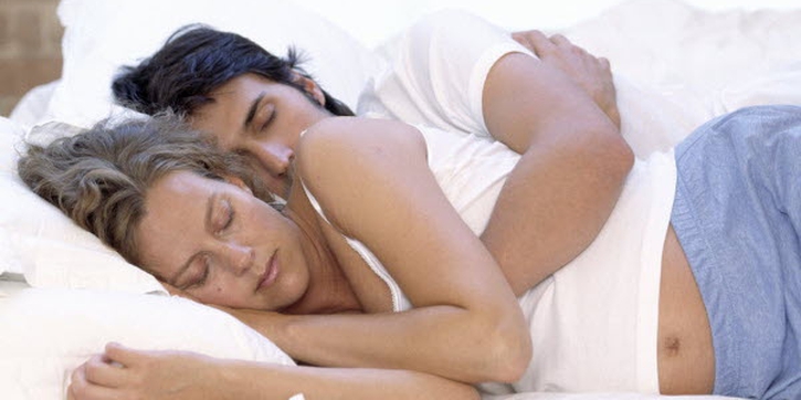 Tips Bercinta Usai Memiliki Bayi