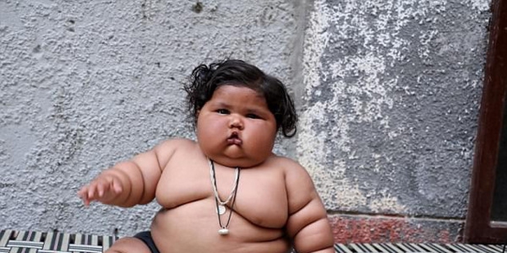 Doyan Makan, Bayi 8 Bulan ini Beratnya 17 kg