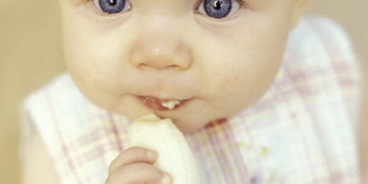 Yuk, Kenalkan Buah Pada Bayi Anda!