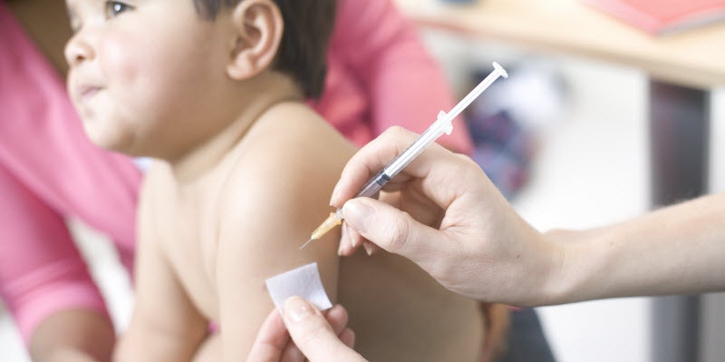 Hindari Vaksin Palsu dengan Imunisasi di Posyandu!