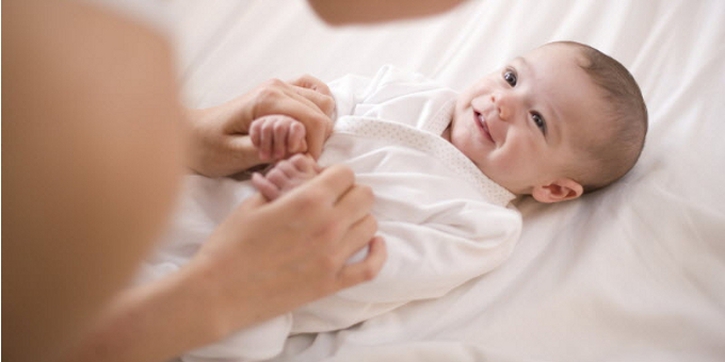 6 Gerakan Refleks Bayi yang Harus Anda Ketahui!