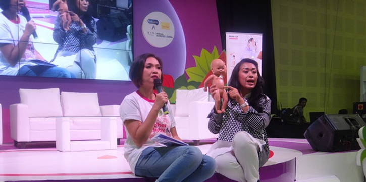 Pijat Laktasi untuk Bayi yang Sulit Menyusu