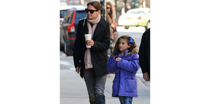 Gaya Kasual Katie Holmes & Suri Cruise