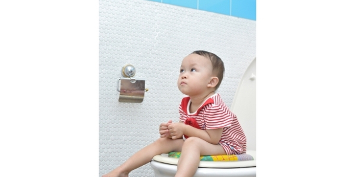 5 Langkah Mengajarkan Si Kecil Buang Air Sendiri