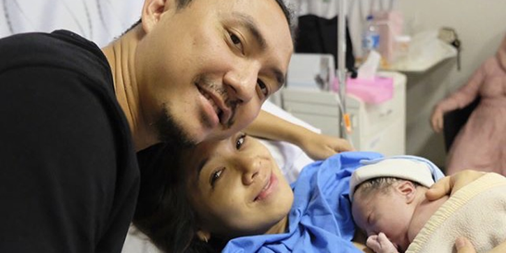 Ananda Omesh dan Istri Dikaruniai Bayi Laki-Laki