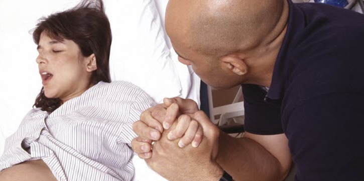Tips Atasi Trauma Persalinan