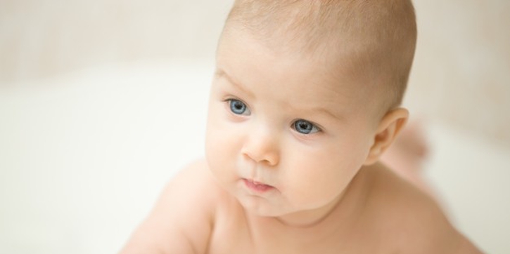 6 Cara Mudah untuk Merangsang Penglihatan Bayi